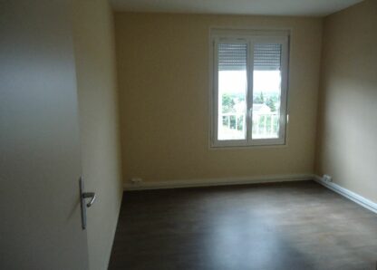 Appartement - Type 3 - 80m² - 294.49 € - LE BLANC