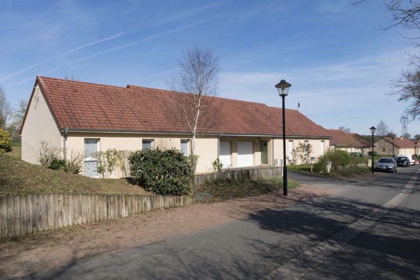 Maison – Type 4 – 82,55m² – 556.6 € – JEU-LES-BOIS