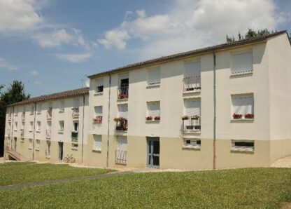 Appartement - Type 2 - 49m² - 235 € - CHABRIS