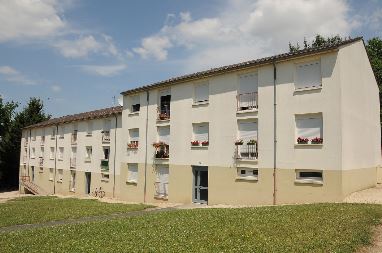 Appartement - Type 4 - 74m² - 316.5 € - CHABRIS