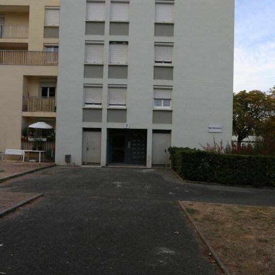 Appartement – Type 5 – 91m² – 368.59 € – ISSOUDUN