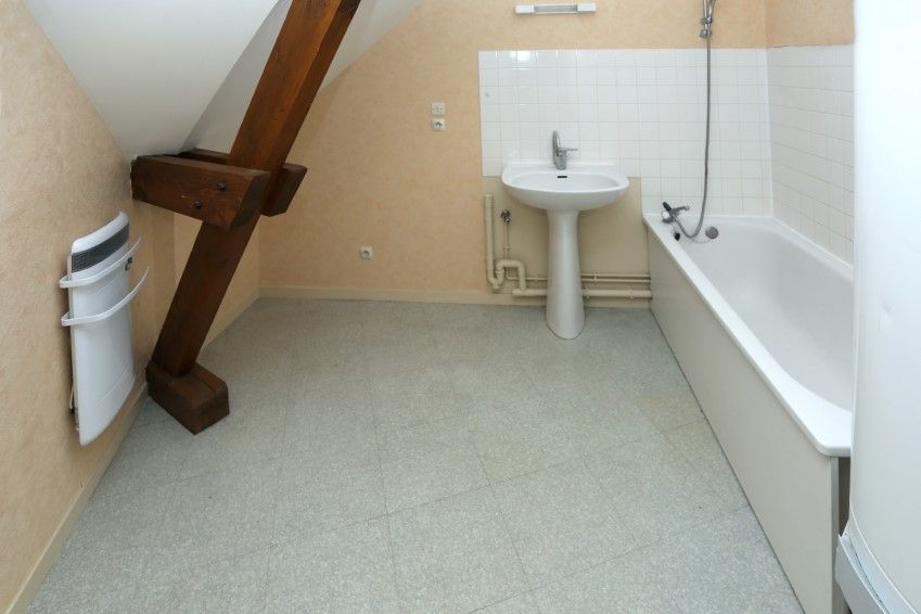 Appartement – Type 3 – 62m² – 415.76 € – LUÇAY-LE-MÂLE